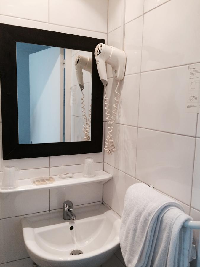 Standard Single Room,566937879:JPEG