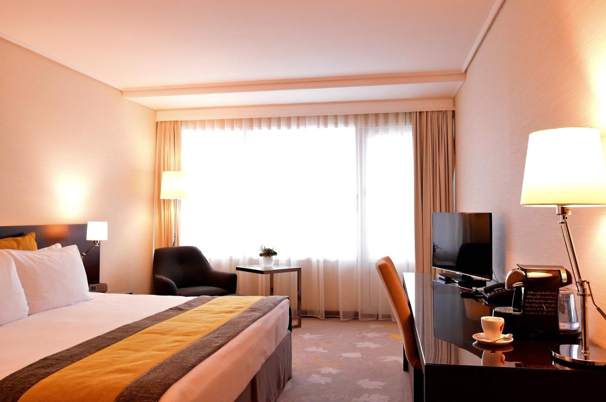 Standard King Room Balcony