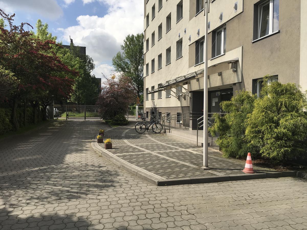 One-Bedroom Apartment,1165428462:JPEG