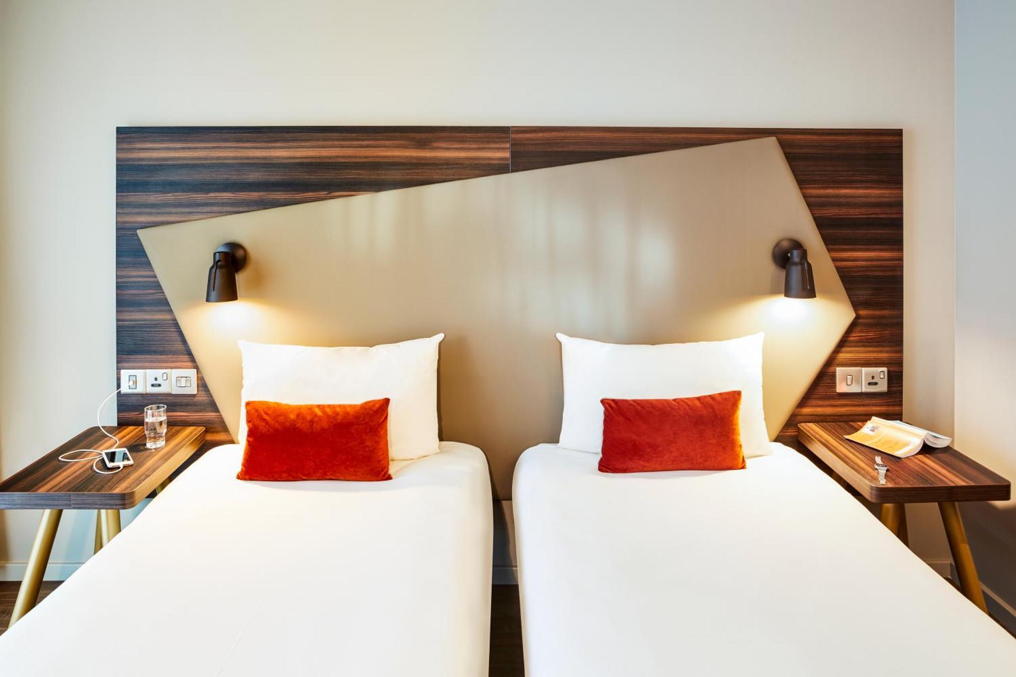 Studio with Twin Beds,710966002:JPEG
