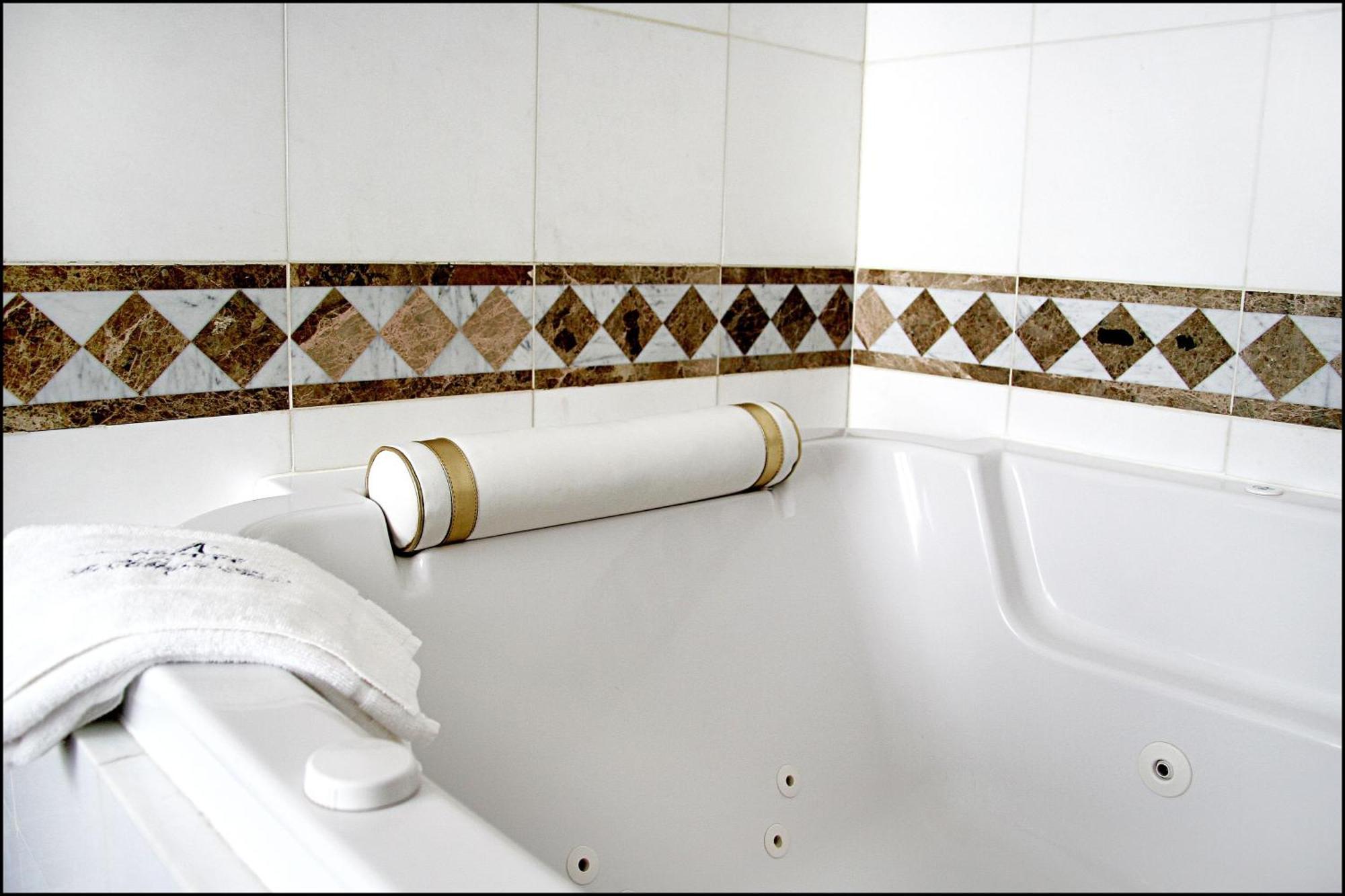 Junior Suite Spa Bath