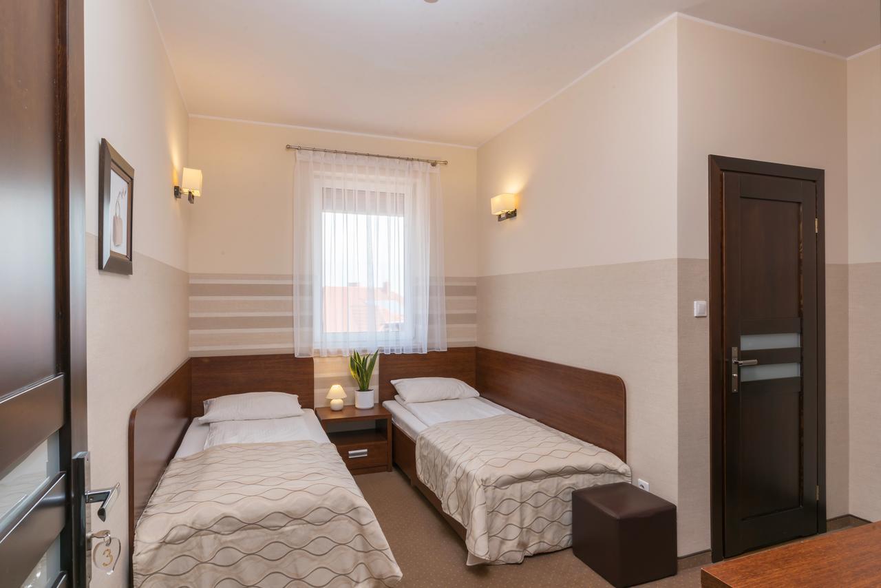 Twin Room with Bathroom,613685715:JPEG