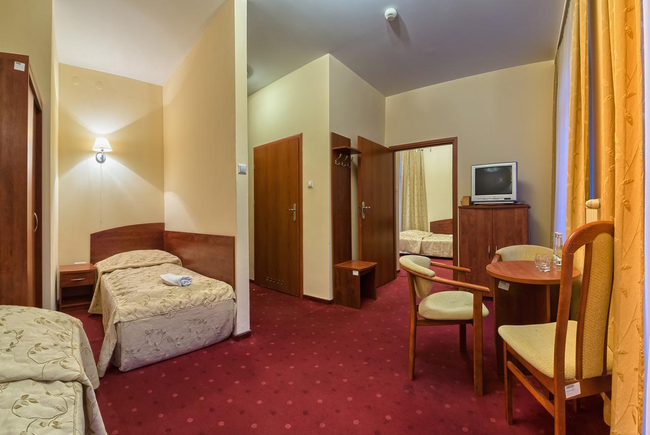Quadruple Room with Private Bathroom,614323545:JPEG