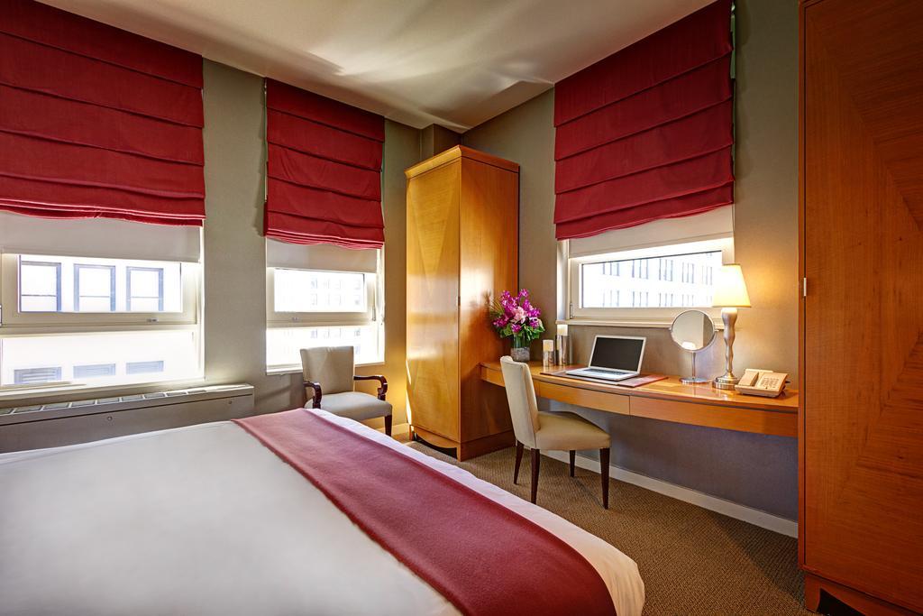 Apartament typu Suite z łóżkiem typu king-size i balkonem