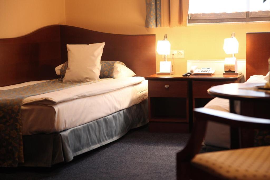 Twin Room,62099560:JPEG