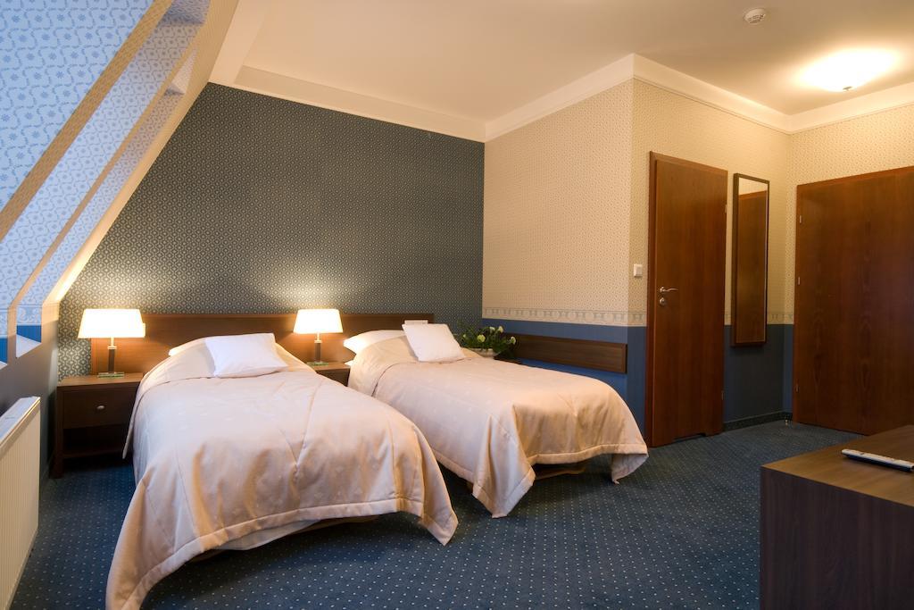 Standard Double Room,463428471:JPEG