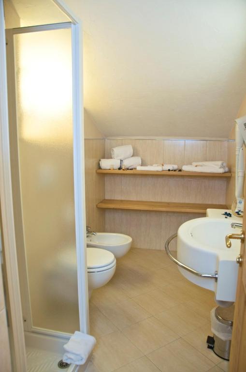 Pokój Rodzinny typu Comfort (2 osoby dorosłe + 2 dzieci)