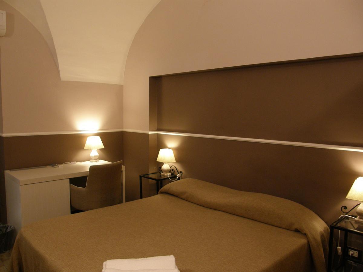 Standard Double or Twin Room,632523609:JPEG
