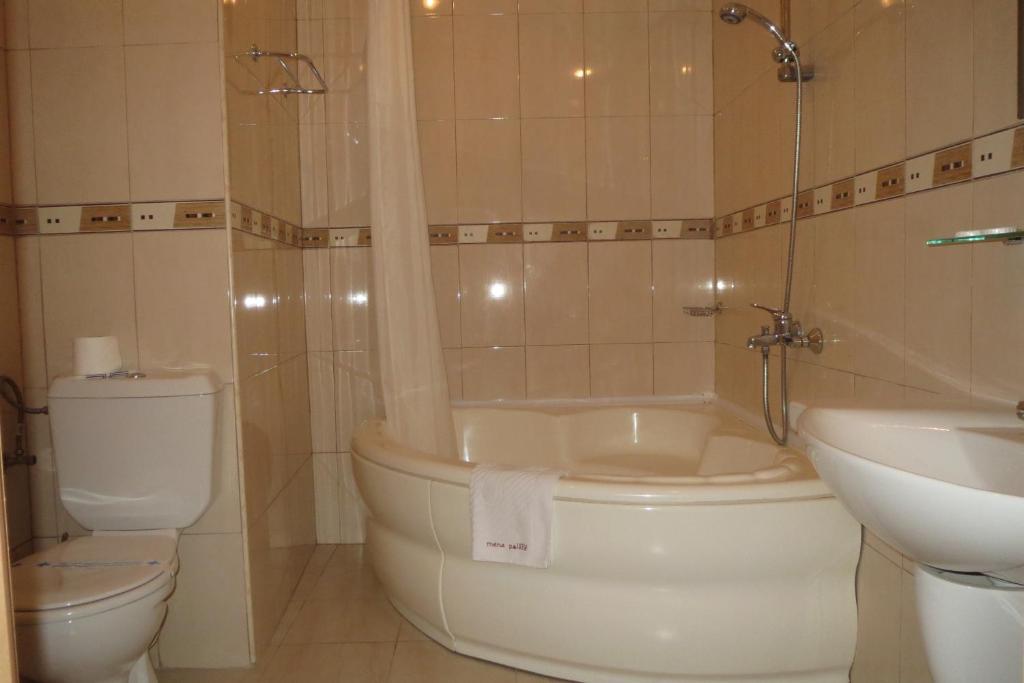 Apartament z balkonem (2 osoby dorosłe + 2 dzieci)