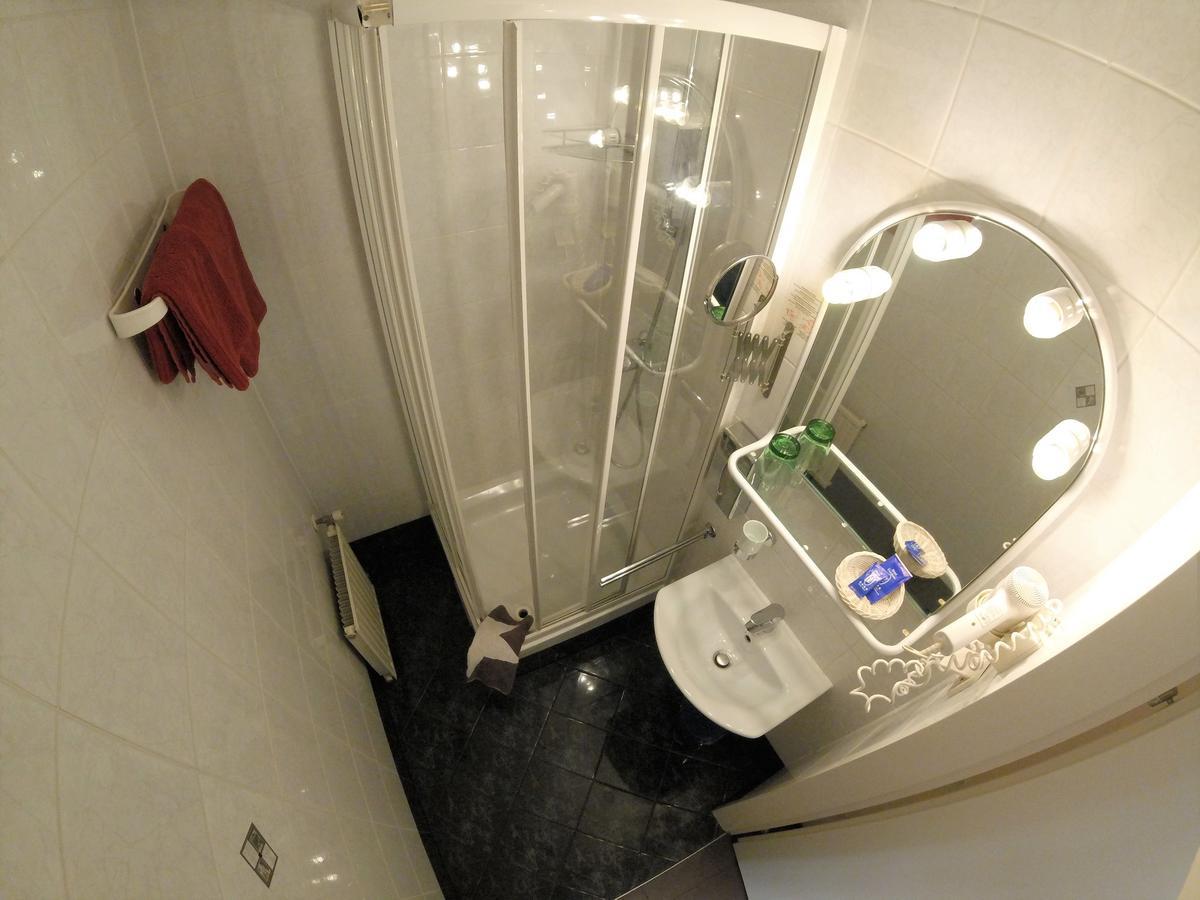 Standard Single Room,633359937:JPEG