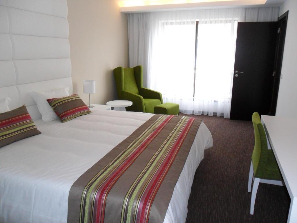 Superior Suite with Romantic Package,152580796:JPEG