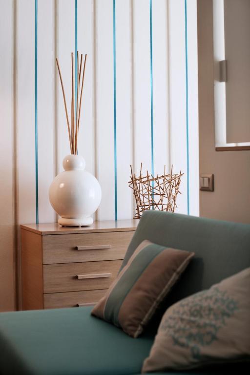 Apartament typu Junior Suite z bocznym widokiem na morze i dostępem do spa