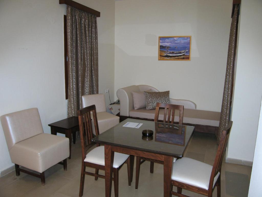 Two-Bedroom Apartment,63714463:JPEG