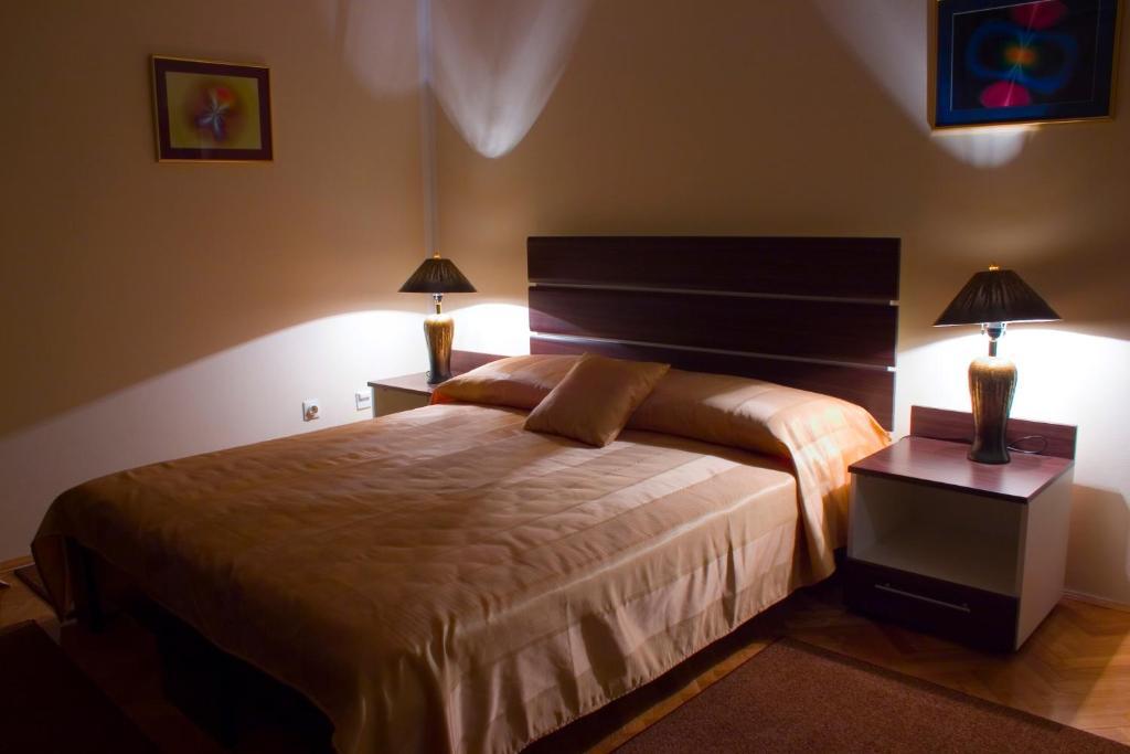Standard King Room,63990577:JPEG