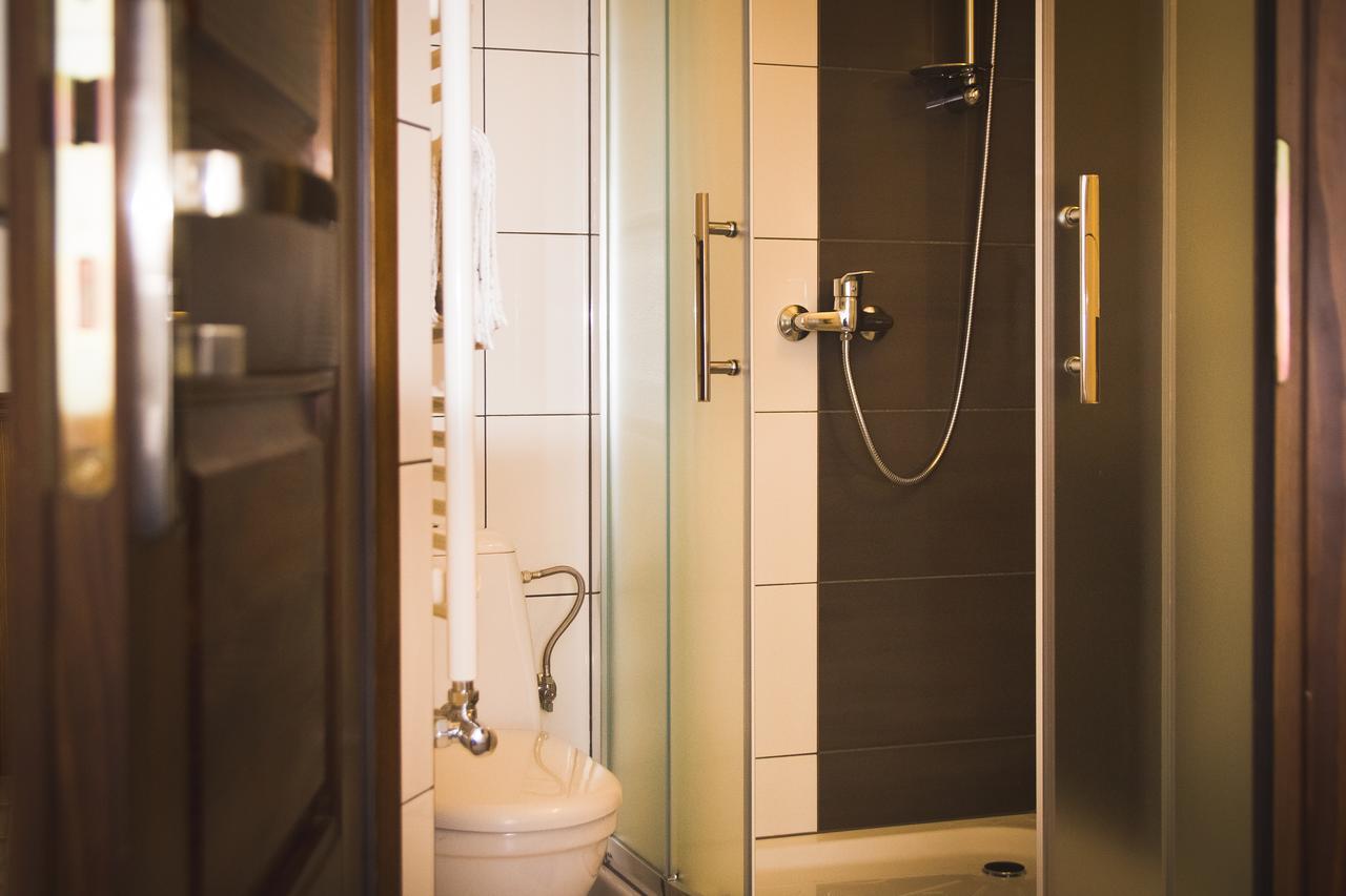 Deluxe Quadruple Room,639645240:JPEG