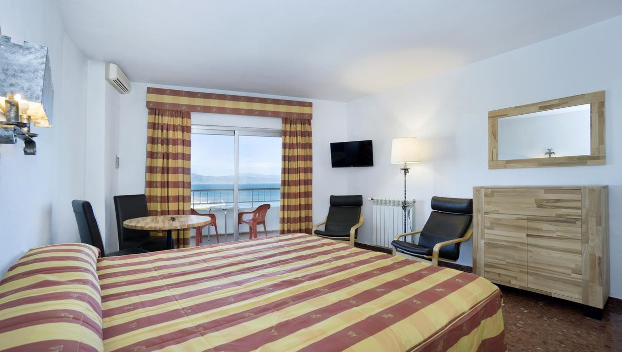Apartament typu Studio z bocznym widokiem na morze (2 osoby dorosłe + 1 dziecko)