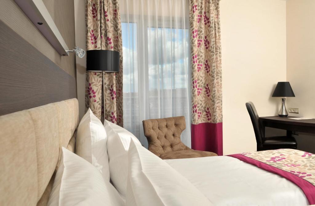 Superior King Room,62100052:JPEG