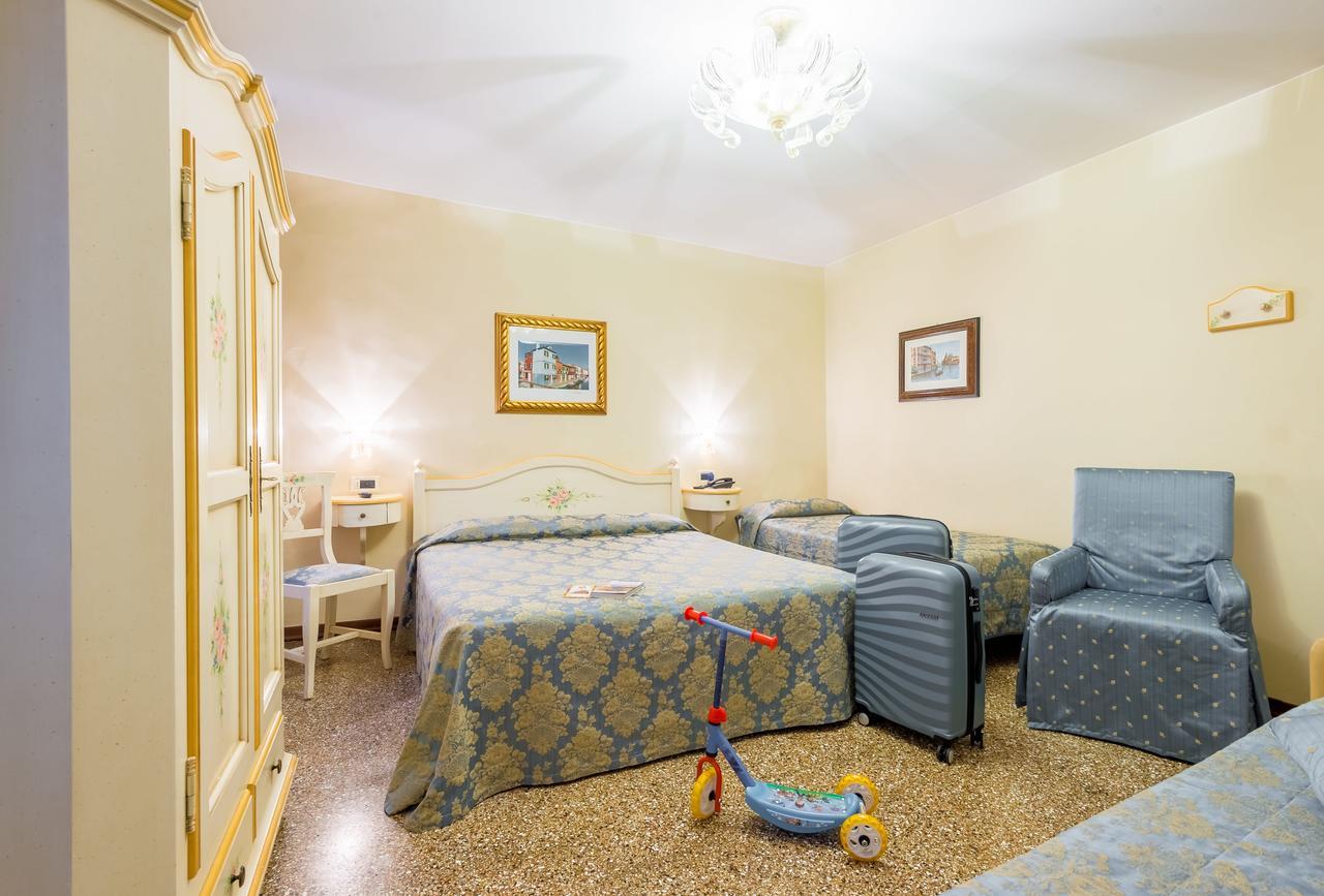 Superior Double Room with Canal View,739025635:JPEG