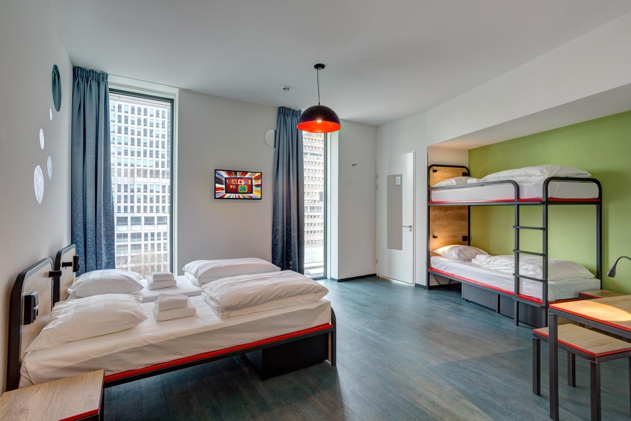 Quad Room