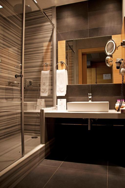 Apartament typu Executive Senior Suite – Wstęp do salonu Executive Lounge w cenie