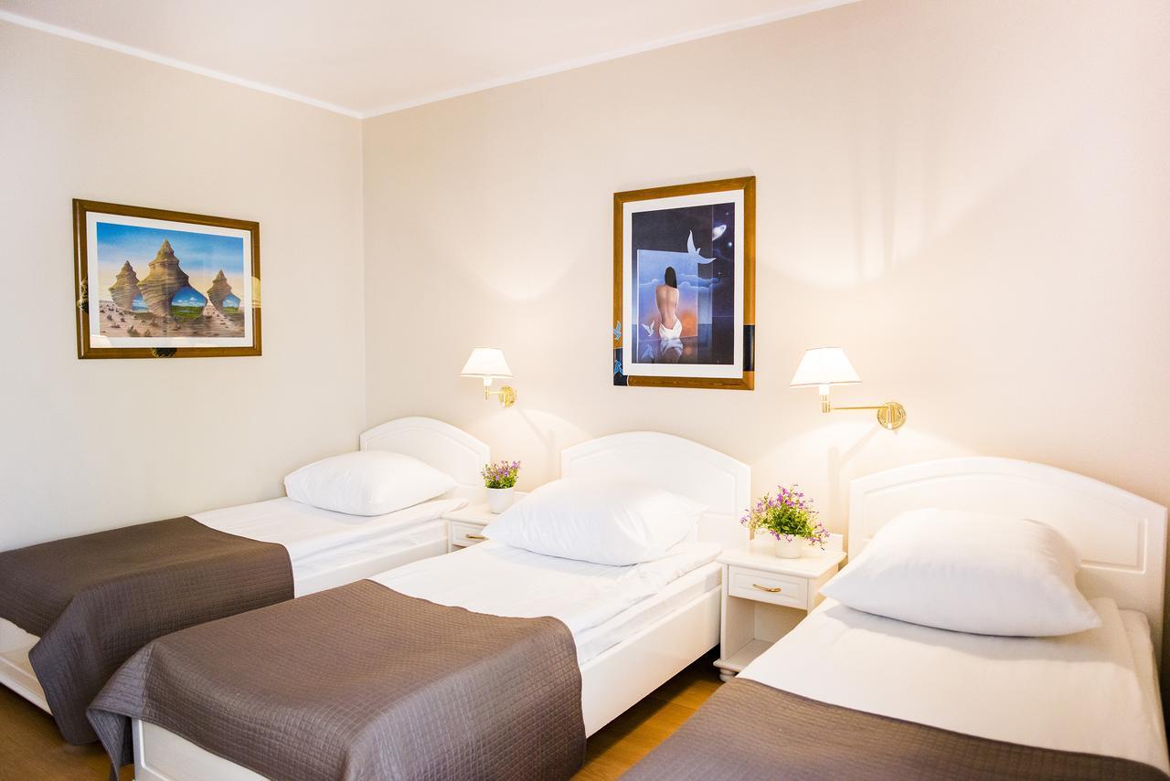 Triple Room,661767078:JPEG