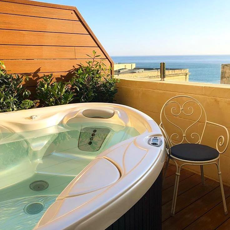 Suite Hot Tub