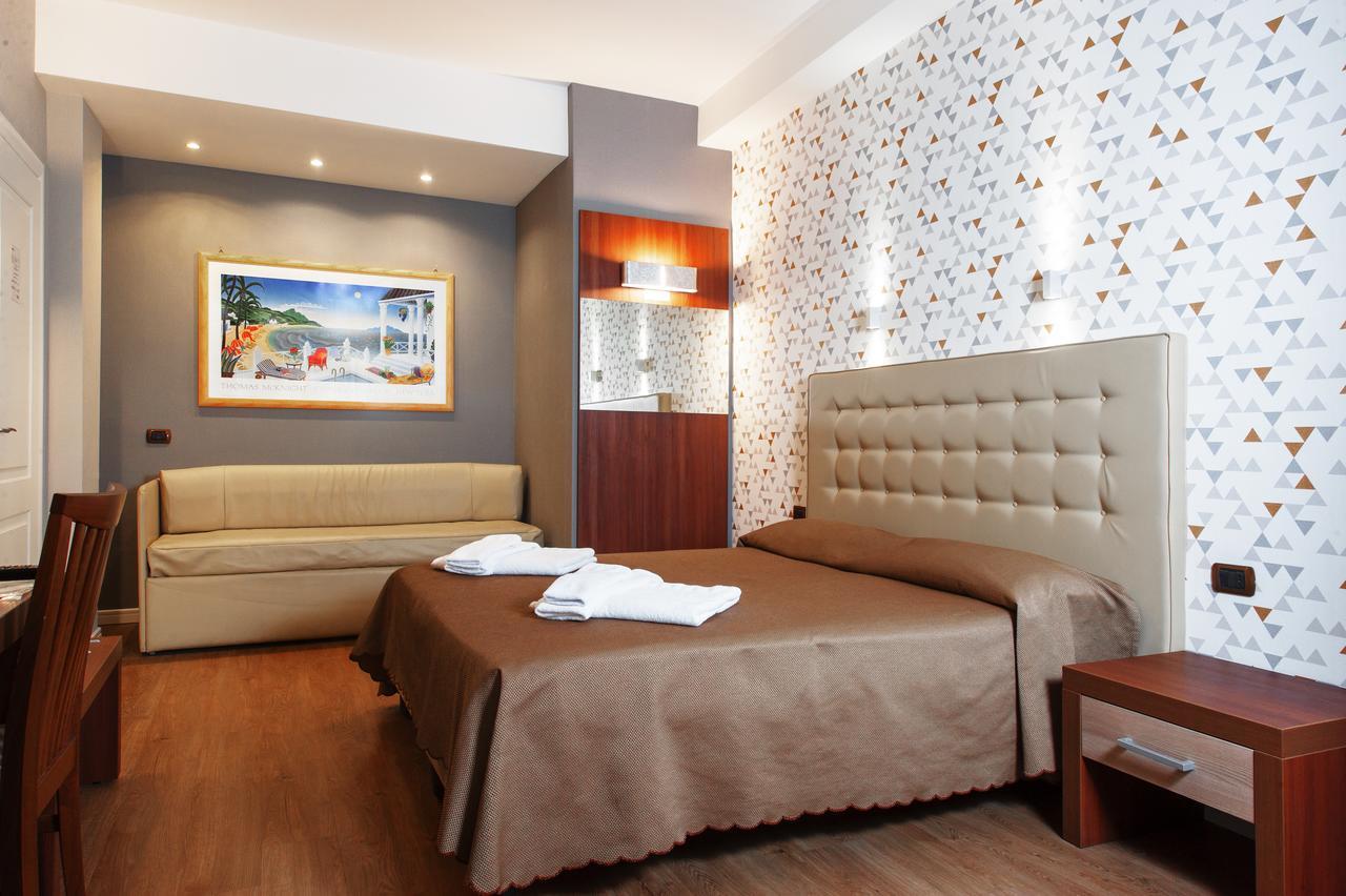 Quadruple Room,663678162:JPEG