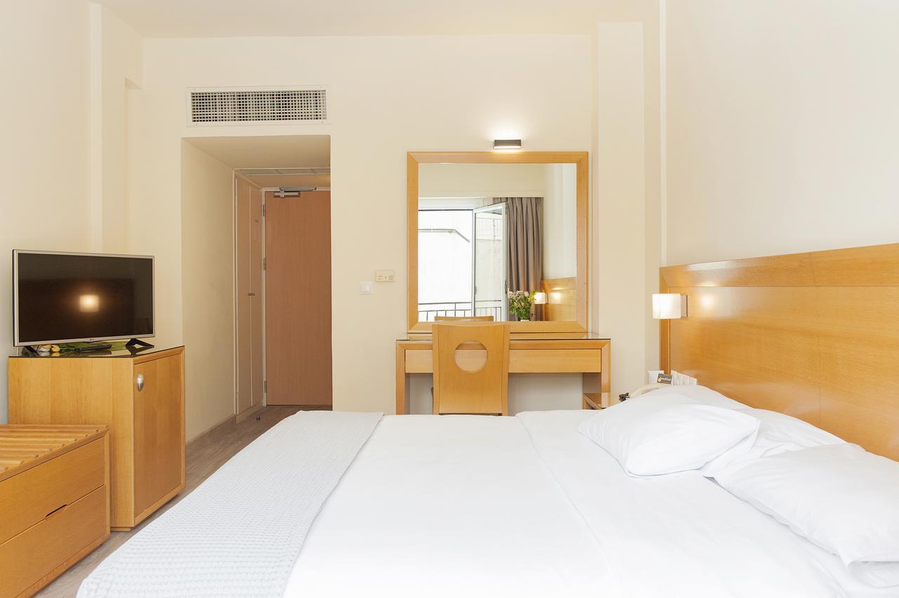 Twin Room,663766707:JPEG