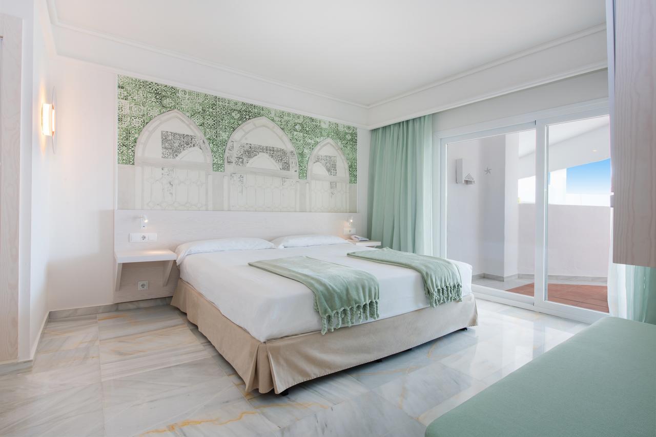 Apartament typu Junior Suite z widokiem na basen