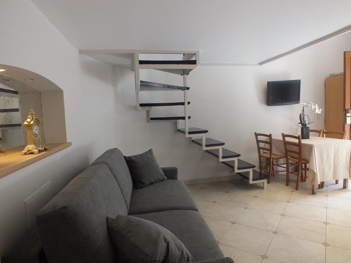 Studio Split Level