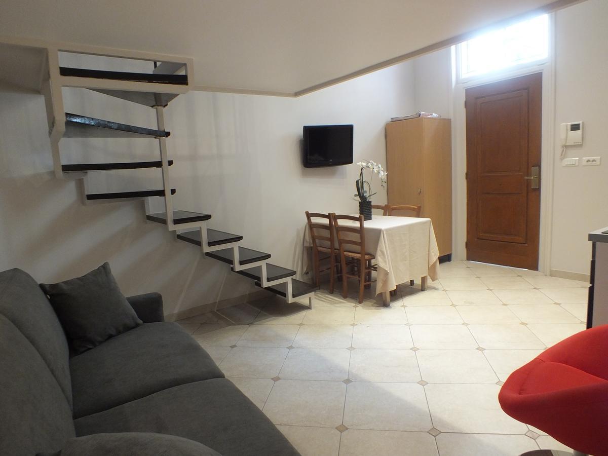 Studio Split Level