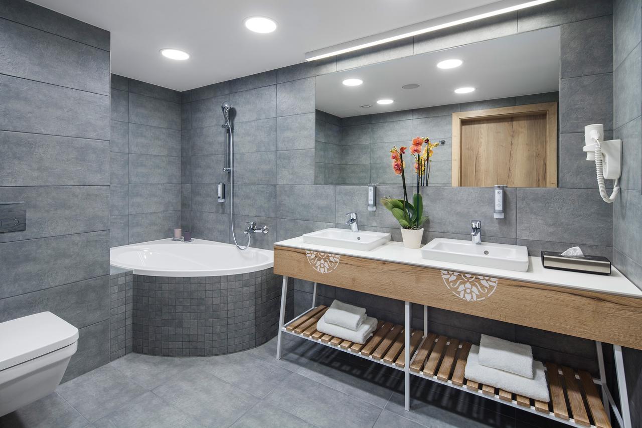 Apartament typu Suite z 1 łóżkiem podwójnym i widokiem na góry (bez dostępu do łaźni termalnych)