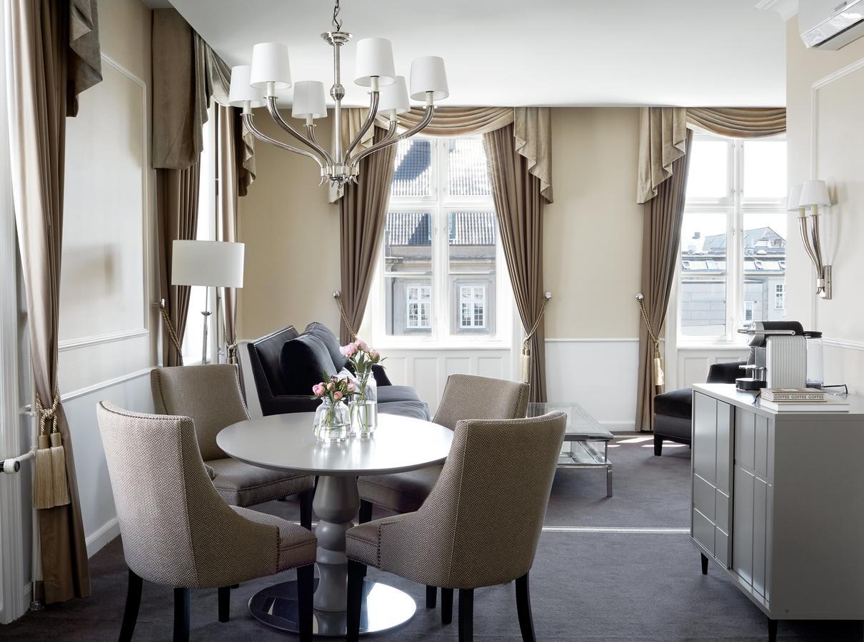 Suite Access to Executive Lounge