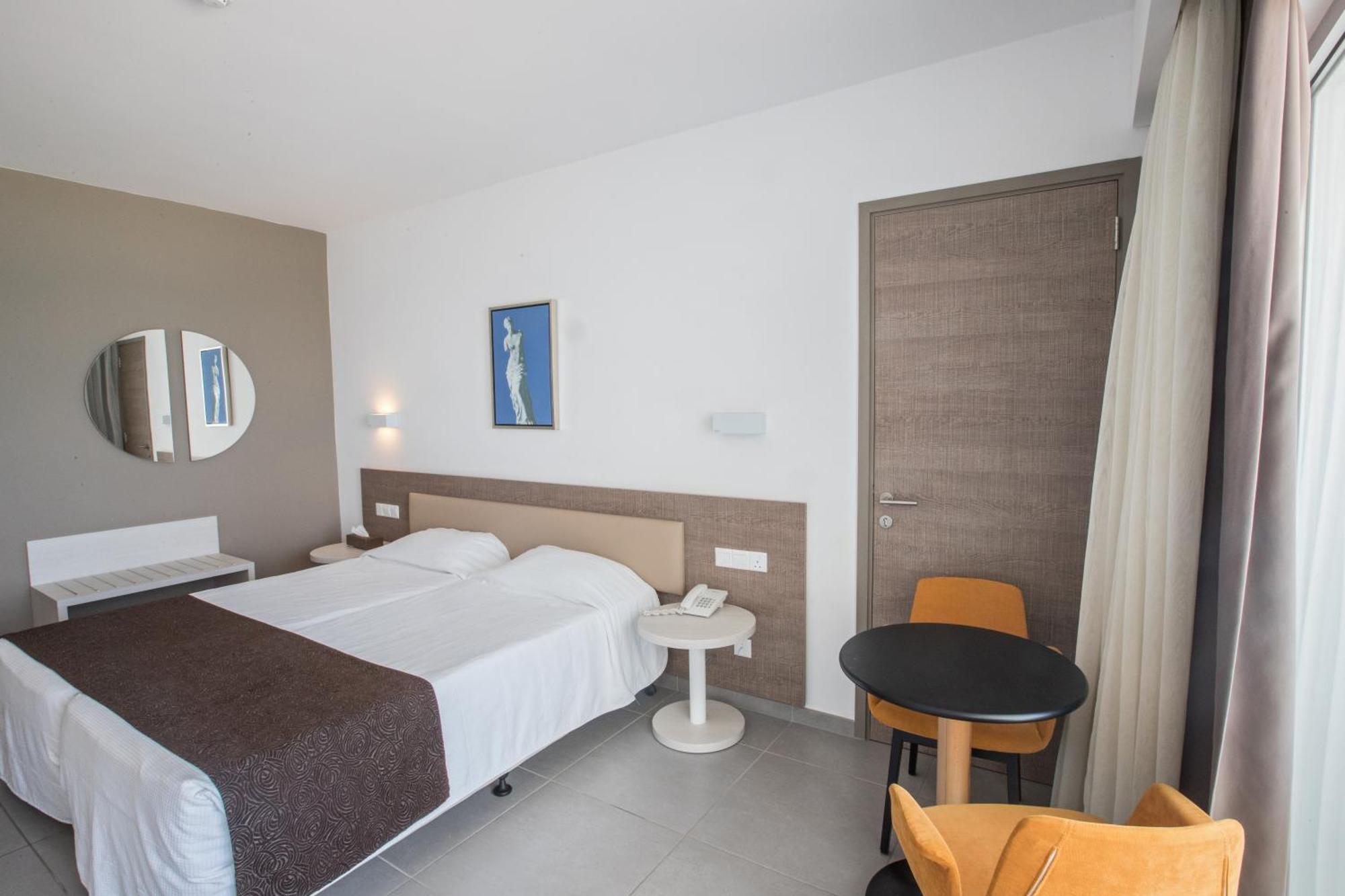 Deluxe Double or Twin Room Sea View
