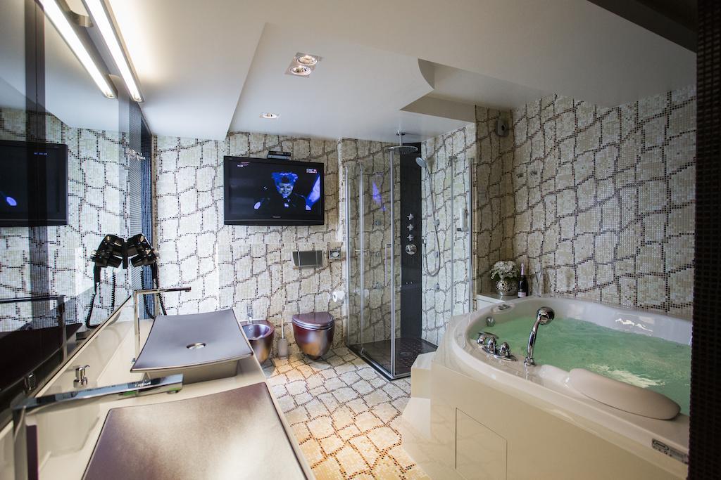 Deluxe Suite Sea View Terrace Jacuzzi
