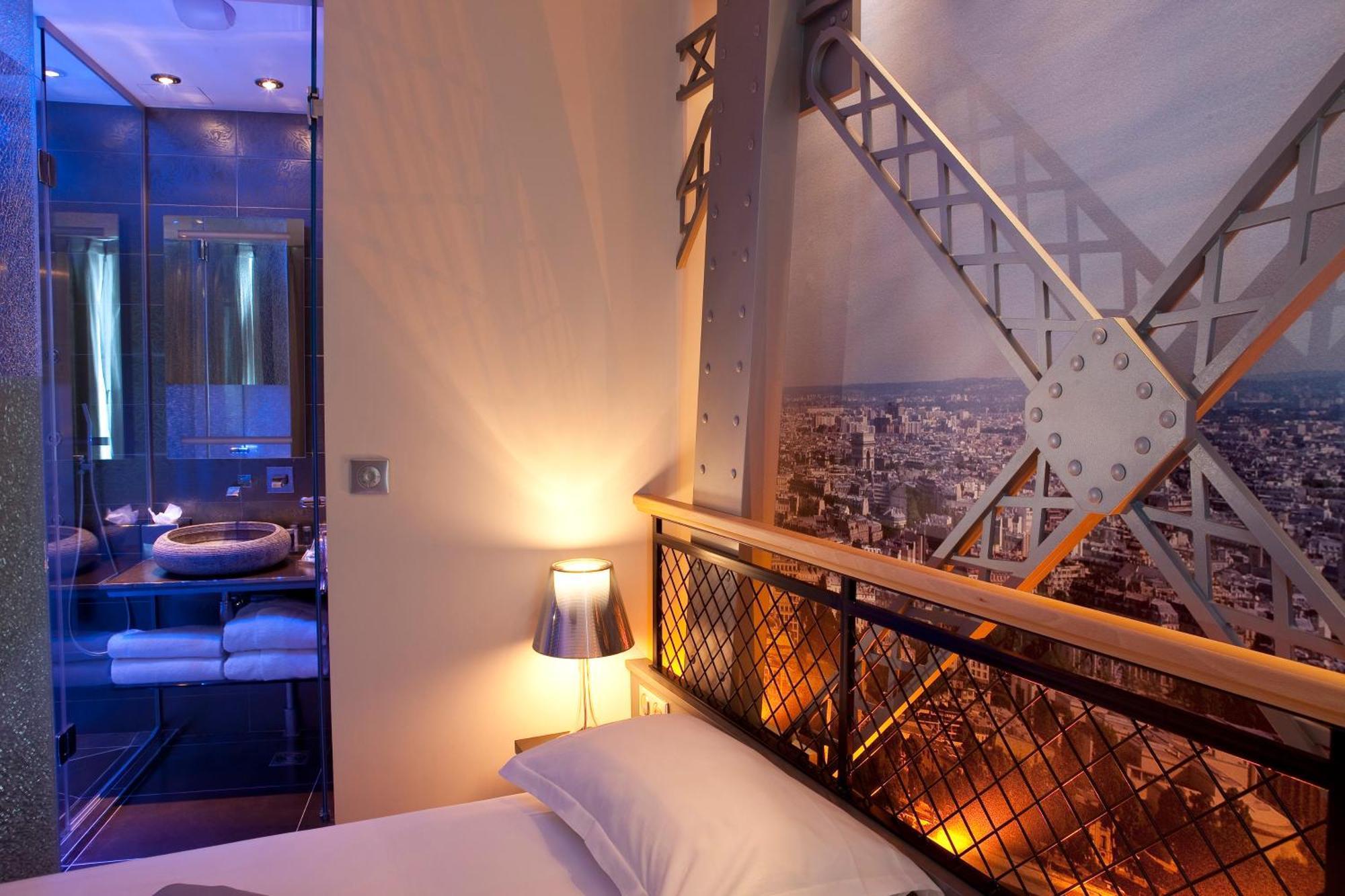 Double Room Tour Eiffel Spa Bath