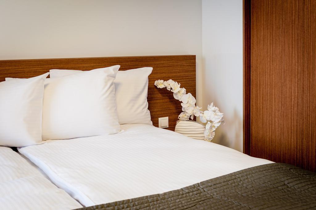 Standard Double or Twin Room,564843873:JPEG