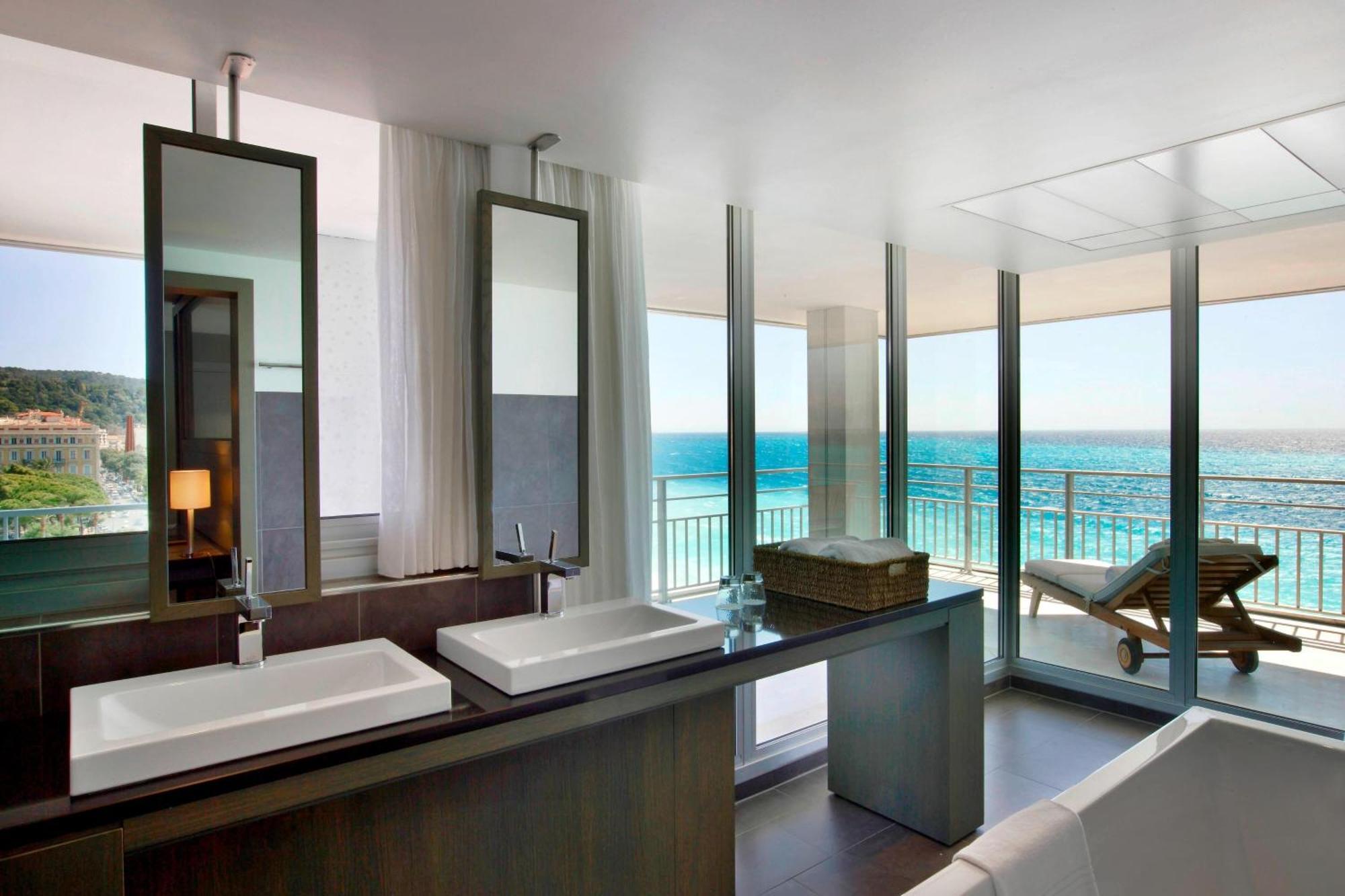 Junior Suite panoramic Sea view King bed