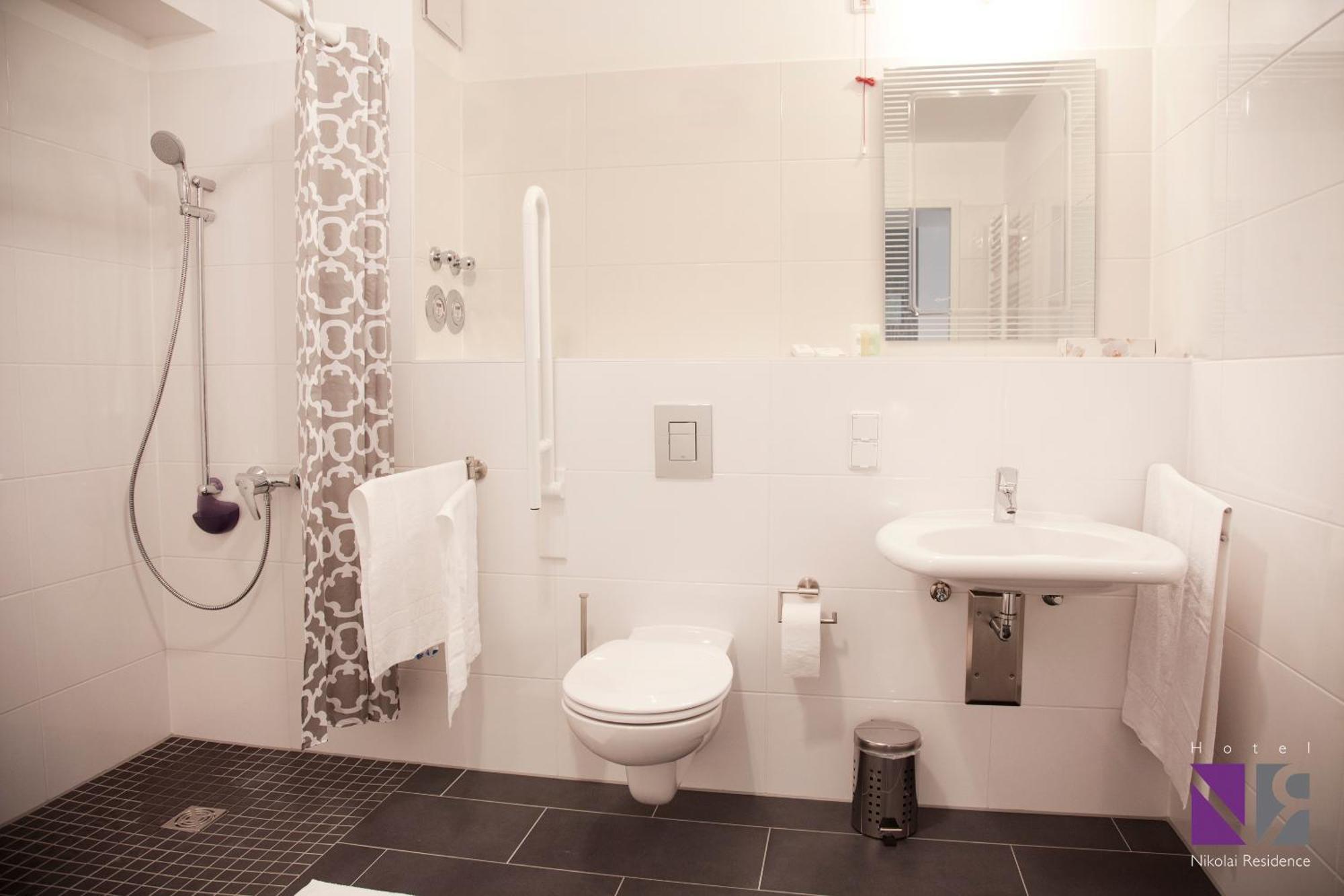 Single Room,770094151:JPEG