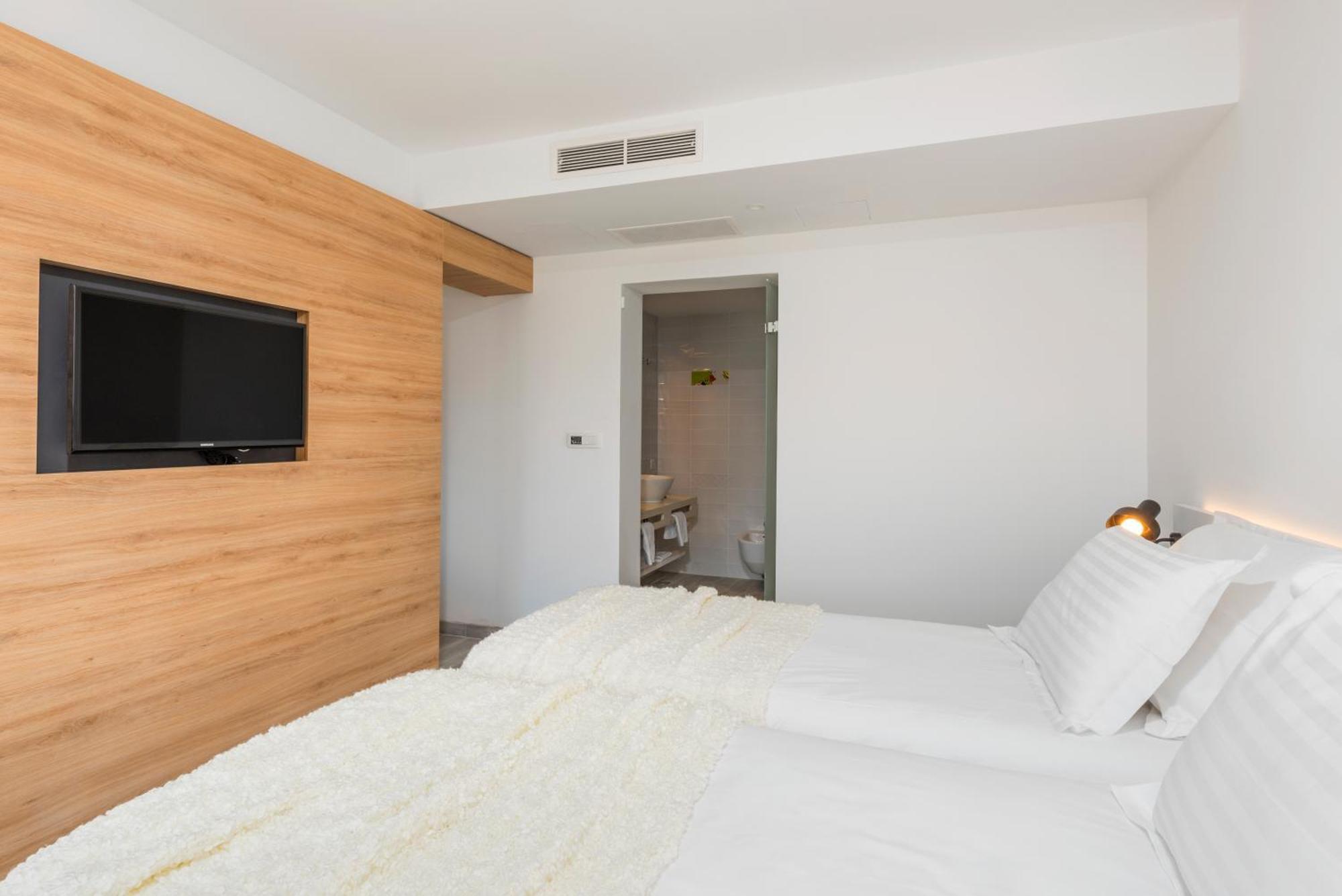 Superior Double Room Balcony Sea View