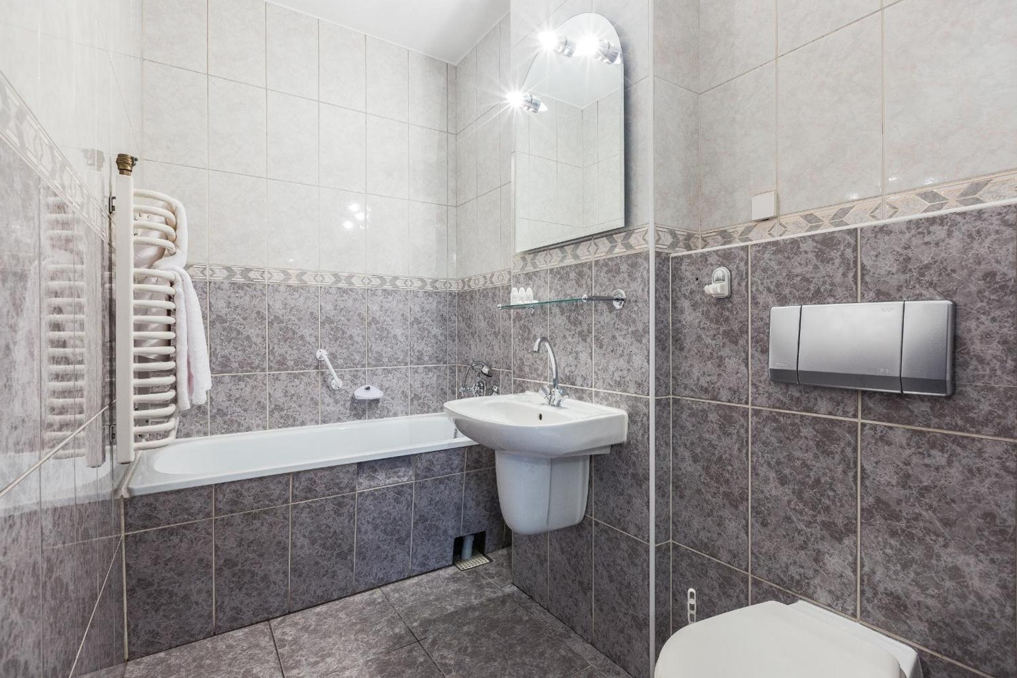 Deluxe Quadruple Room,1428143428:JPEG