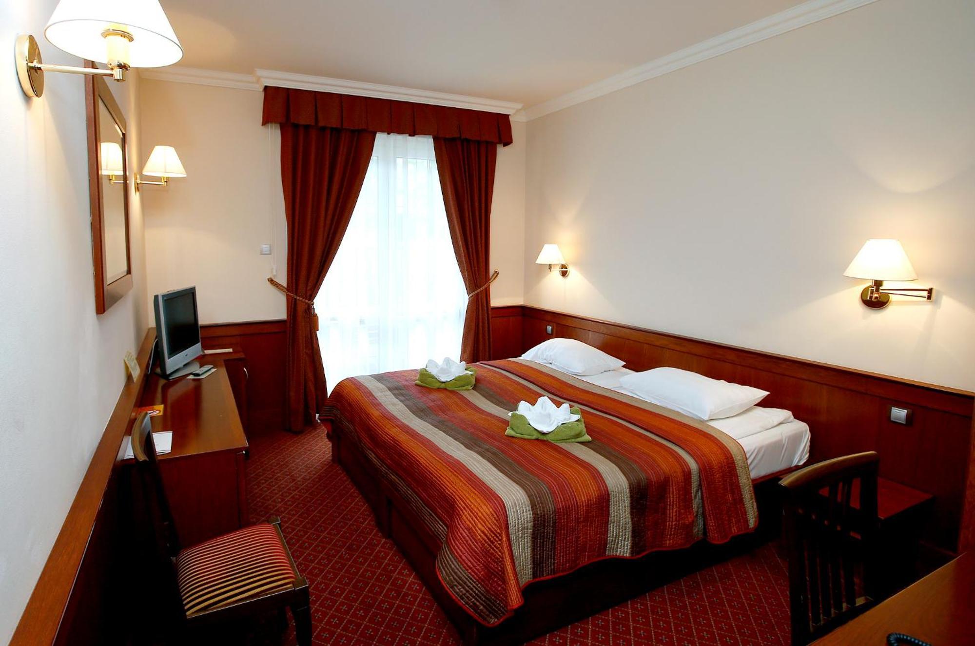 Double or Twin Room Balcony