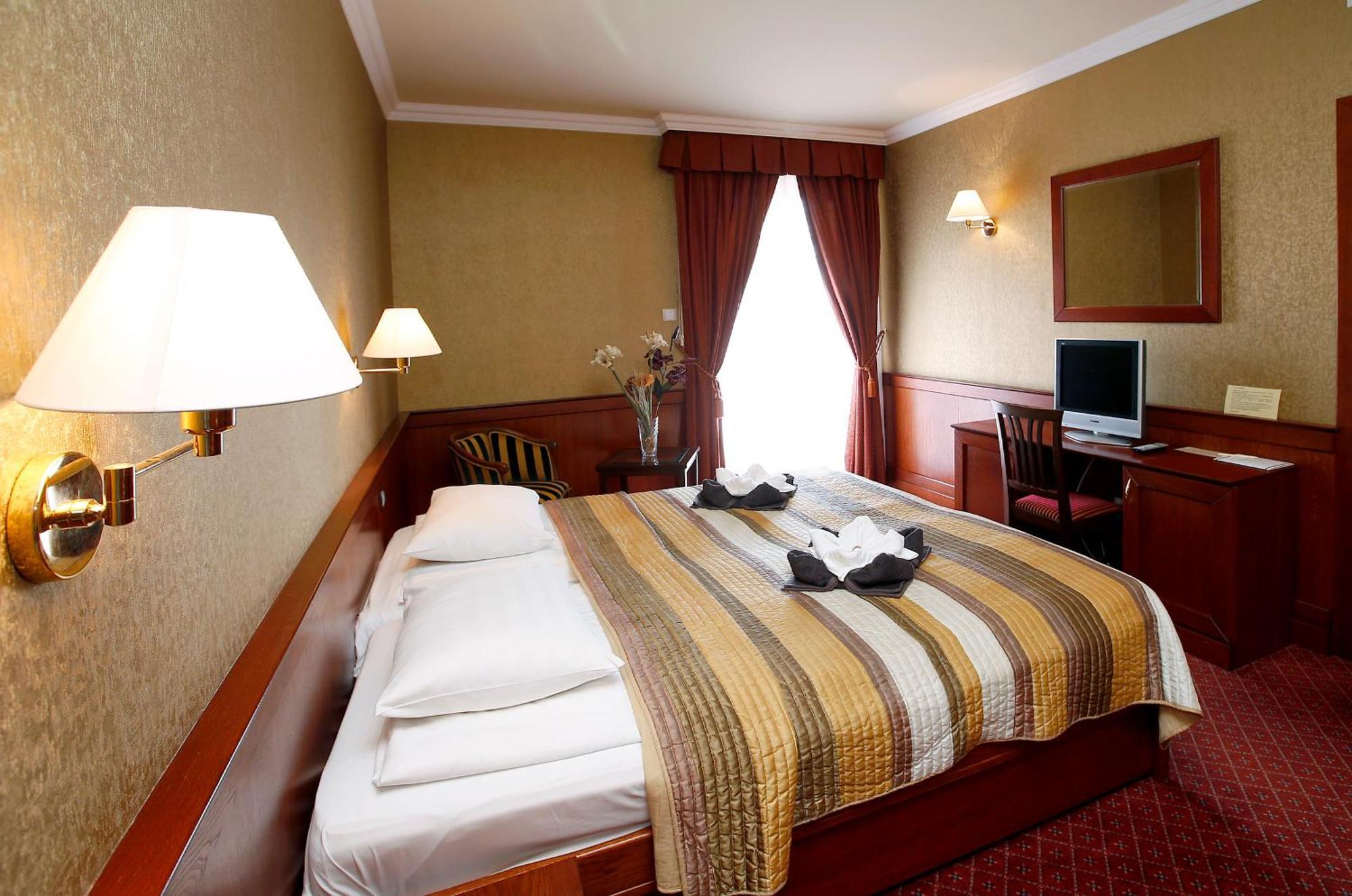Double or Twin Room Balcony
