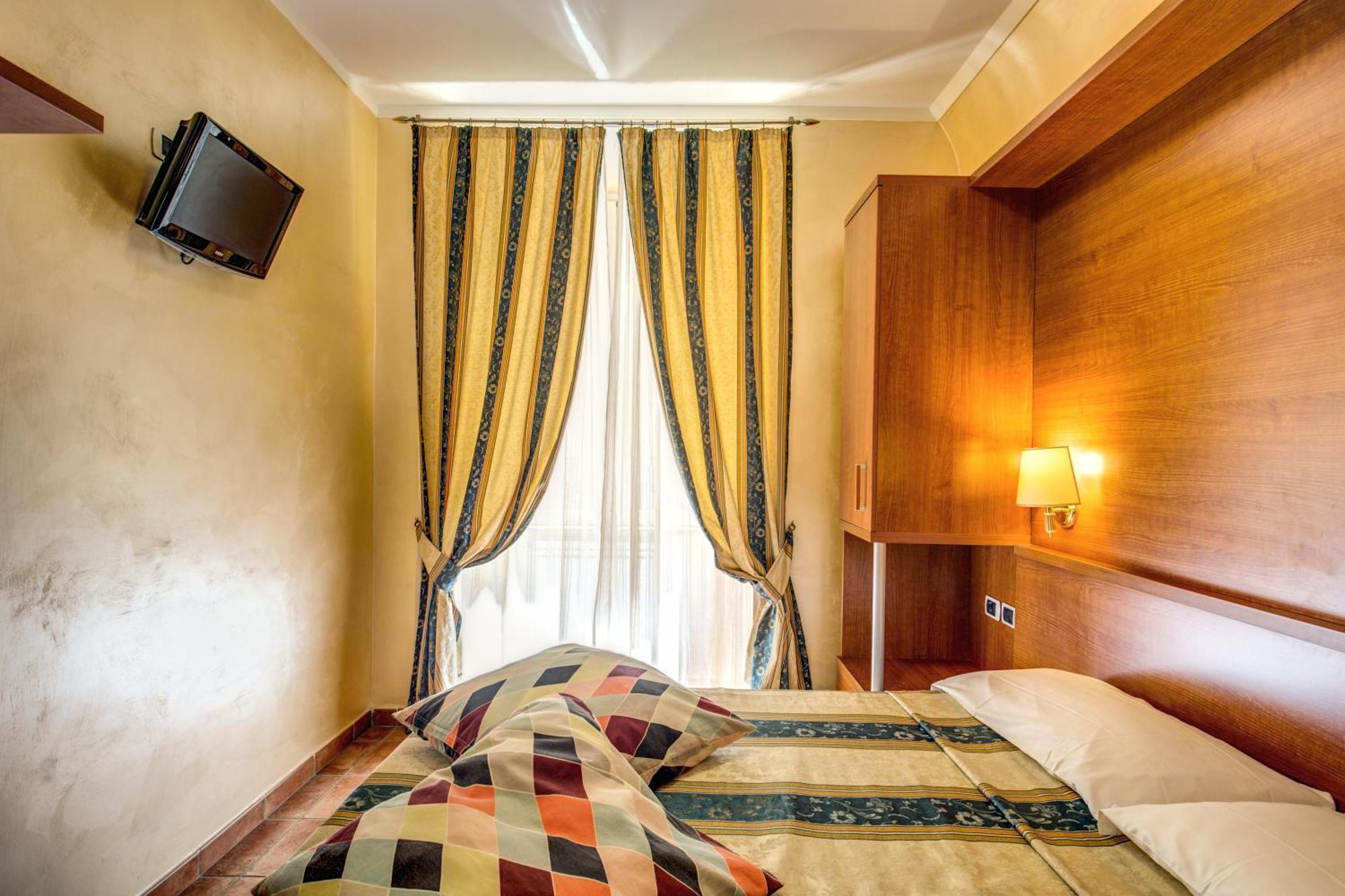Double Room,689176374:JPEG