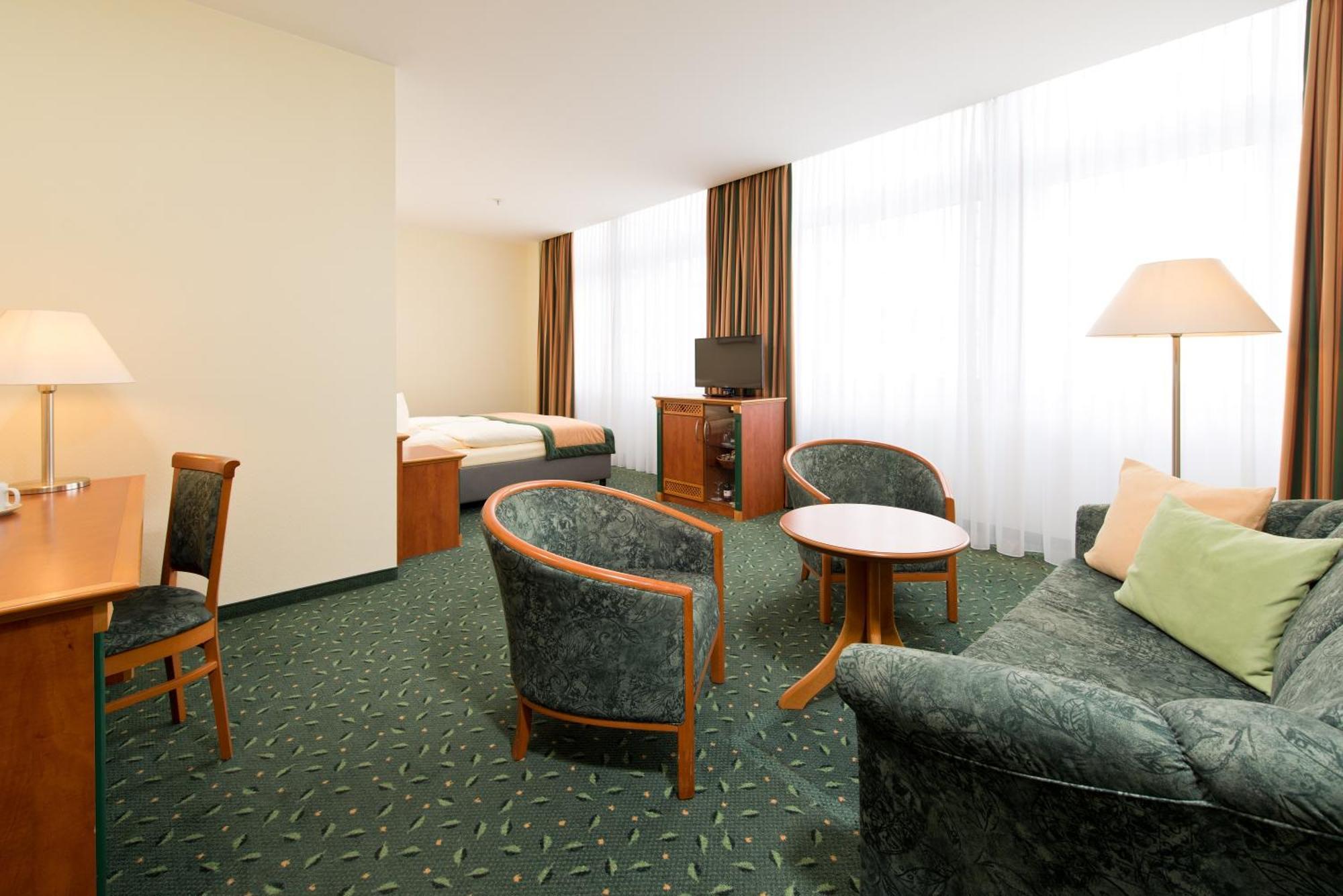 Junior Suite,1212088945:JPEG