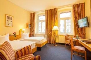 Standard Double Room,1219269370:JPEG