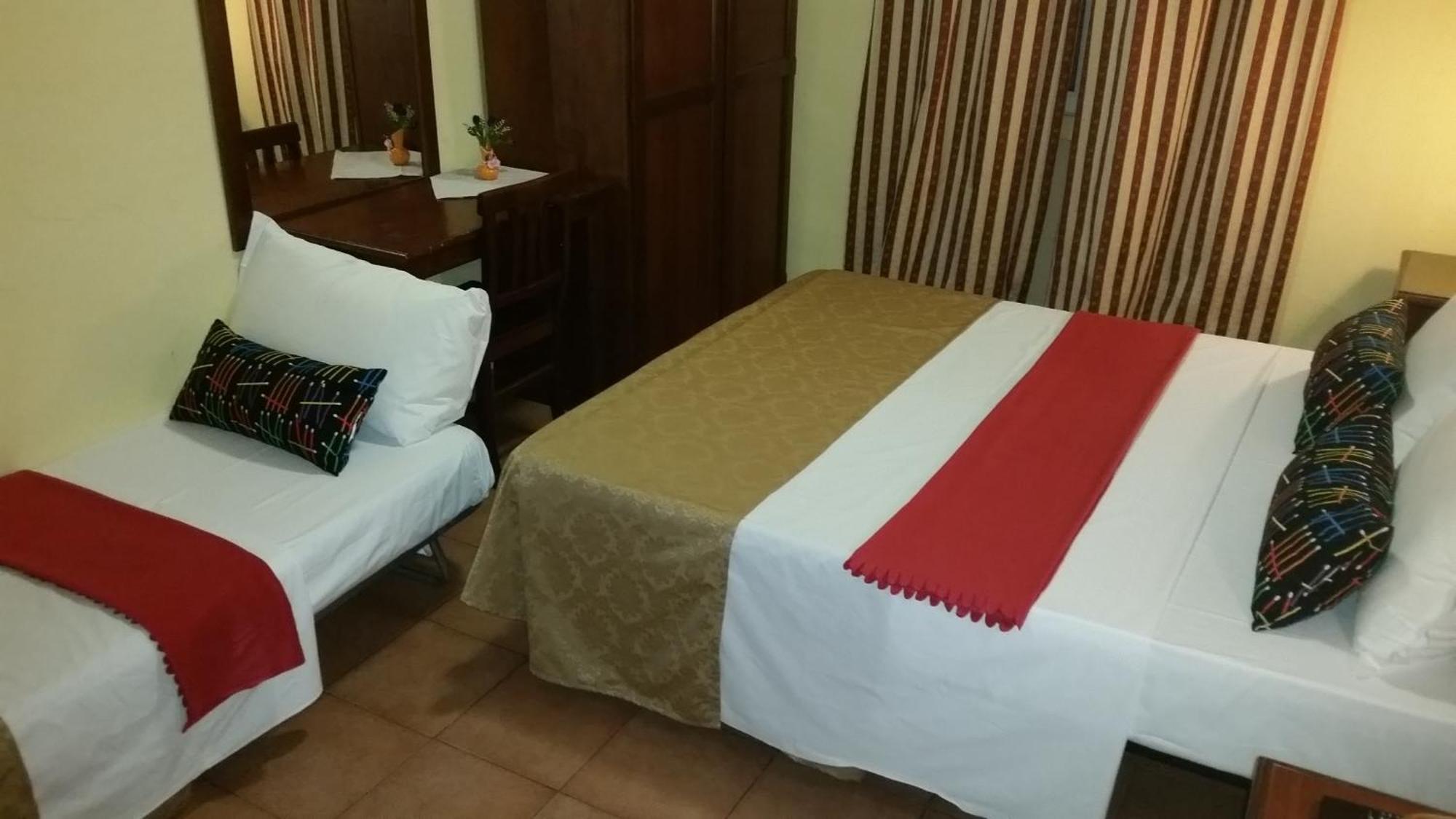 Twin Room,758388862:JPEG