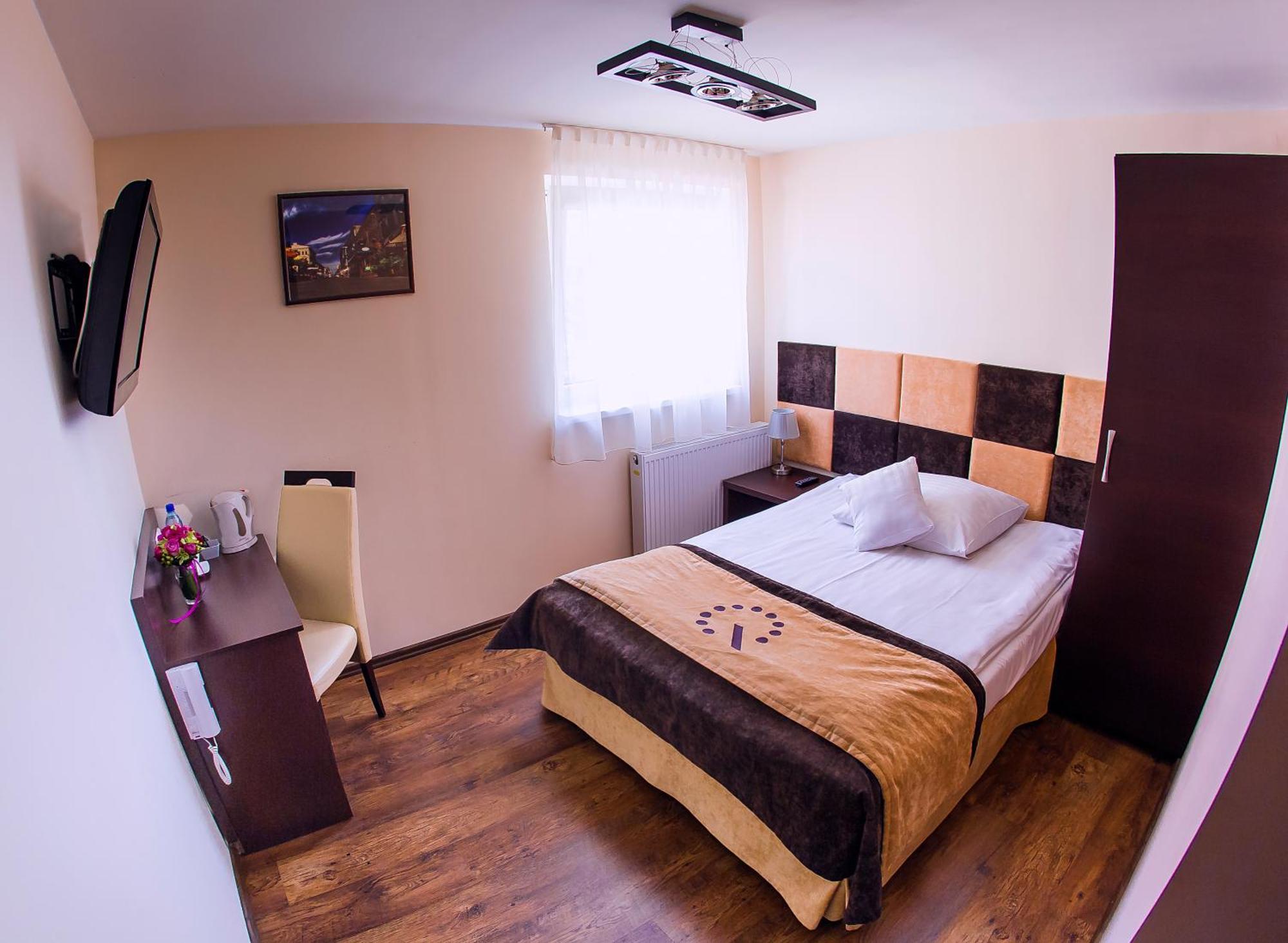Triple Room,1525212487:JPEG