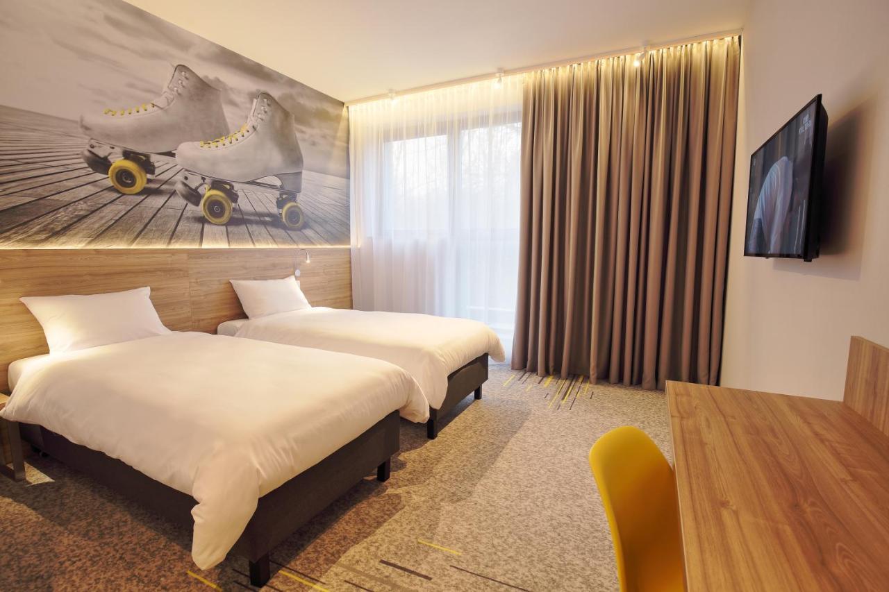 Standard Twin Room,695177469:JPEG
