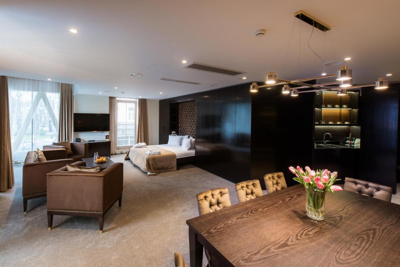 Deluxe Studio Suite Cathedral View